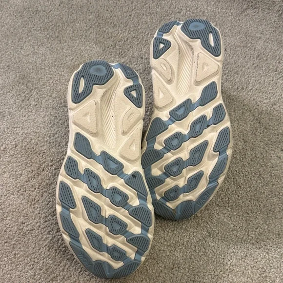 Hoka Women's Beige and Light Blue Athletic Shoes Clifton 9 - Picture 2 of 3